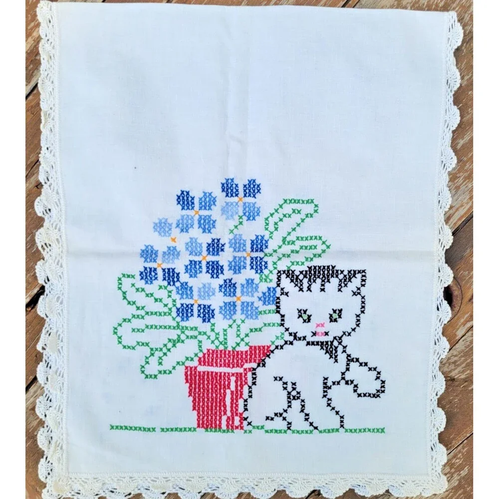 Vtg Embroidered KITTY CAT FLOWER BASKET Table RUNNER Dresser SCARF grannycore